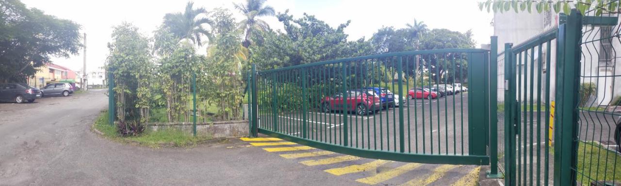 Appartement Centre Guadeloupe, accessible et proche Les Abymes Extérieur photo